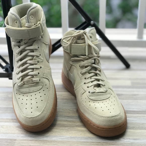 NWT Nike Air Force 1 HI SE Suede Butter WMNS - Picture 4 of 8